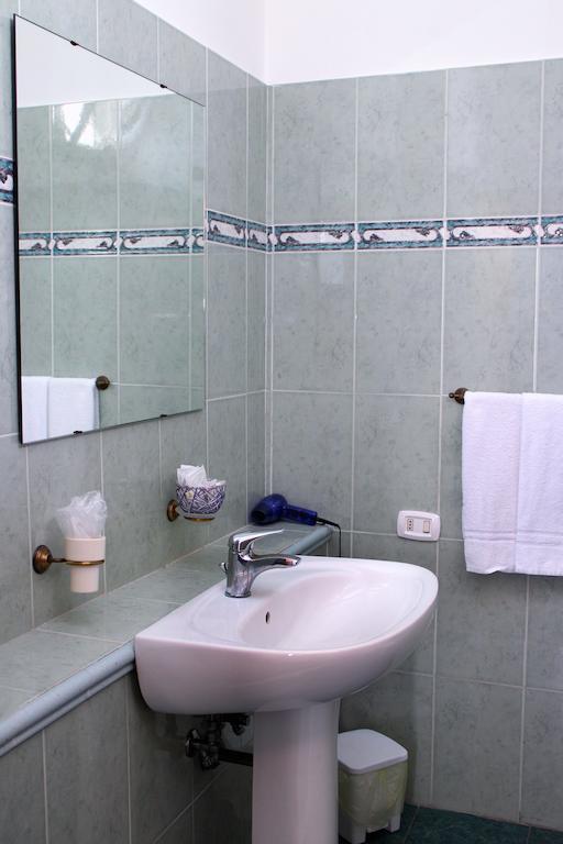 B&B Darsena Pozzuoli Oda fotoğraf